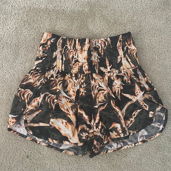 Free People The Way Home Shorts Size Medium Black Combo Print - Picture 2 of 2